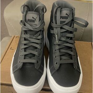Women’s sneakers